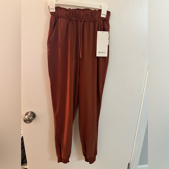 Lululemon joggers size 2 - Picture 1 of 6